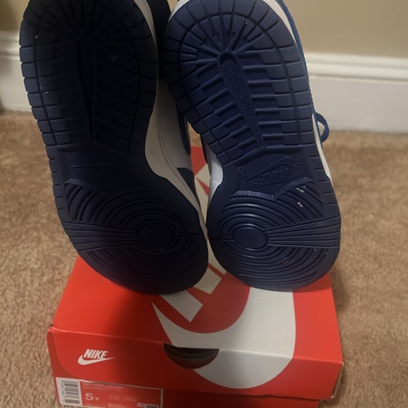 Nike Dunk youth size 5 - Picture 3 of 5